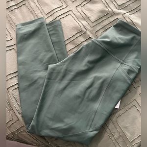 BNWT old navy green leggings